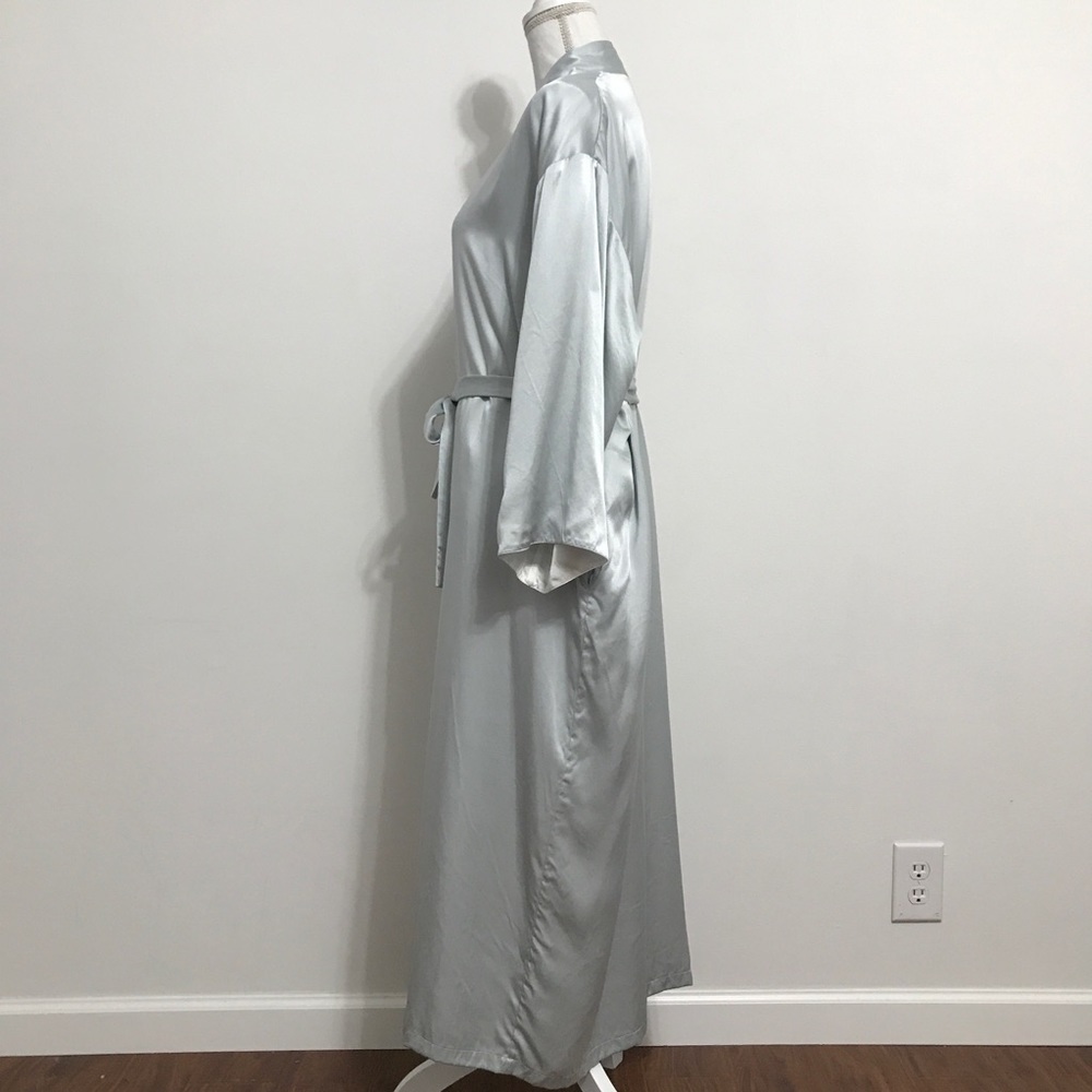 Vivaterra 100% Silk Light Blue Long Robe - Picture 3 of 11